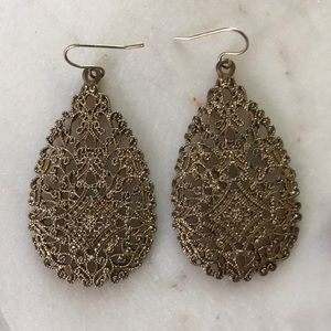 Decorative earrings